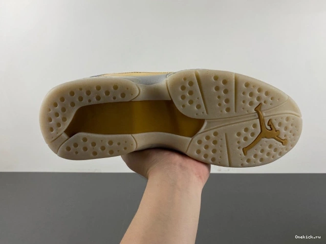One Kick Jordan Retro Champagne 8 832821-030 0807